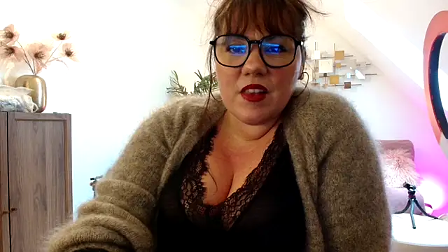 Petitexsirene online show from 11.21.25