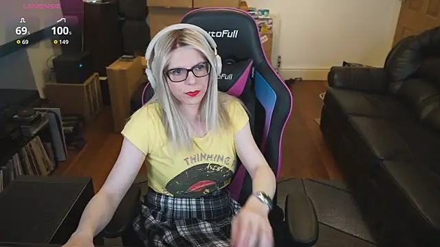 Snapshot of KelseyCobalt chatting on 12.19.25 KelseyCobalt online show from 12.19.25