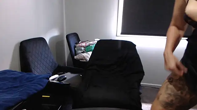 poisonivyx online show from 02.19.25