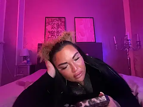  MelinaCurves  online show from 01.27.25