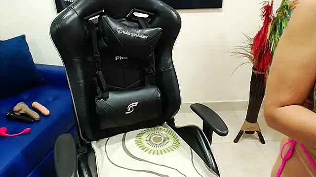 Snapshot of Tamara_Luaren chatting on 03.12.26 Tamara Luaren online show from 03.12.26