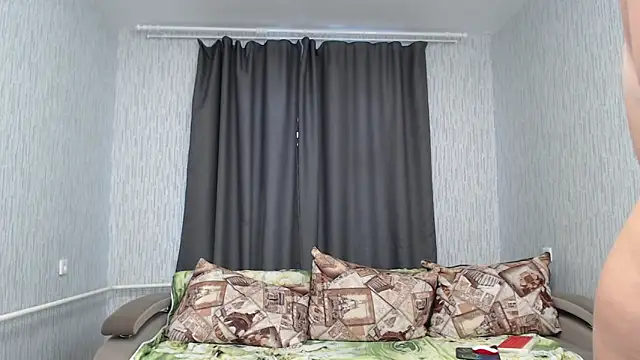 Snapshot of BELBIG chatting on 11.20.25 BELBIG online show from 11.20.25