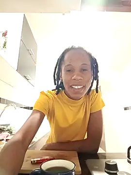 Snapshot of africa_deluxe chatting on 02.07.25 africa deluxe online show from 02.07.25