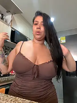 Snapshot of emilyjohanson chatting on 12.31.24 emilyjohanson online show from 12.31.24