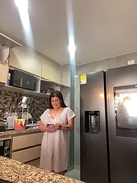 Snapshot of emilyjohanson chatting on 01.14.25 emilyjohanson online show from 01.14.25