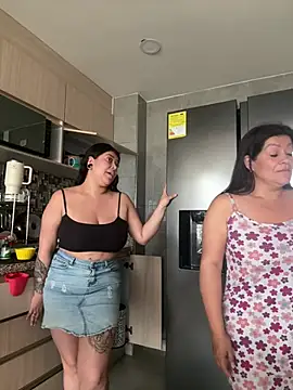 Snapshot of emilyjohanson chatting on 02.18.25 emilyjohanson online show from 02.18.25