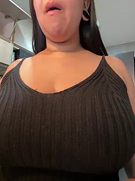 Snapshot of emilyjohanson chatting on 03.18.25 emilyjohanson online show from 03.18.25