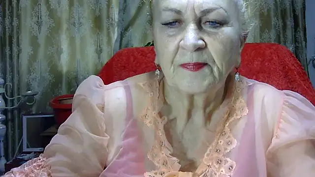 Emma52610 online show from 12.07.24