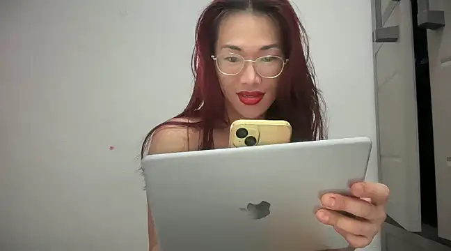 Snapshot of Jakolera2020 chatting on 12.30.24 Jakolera2020 online show from 12.30.24