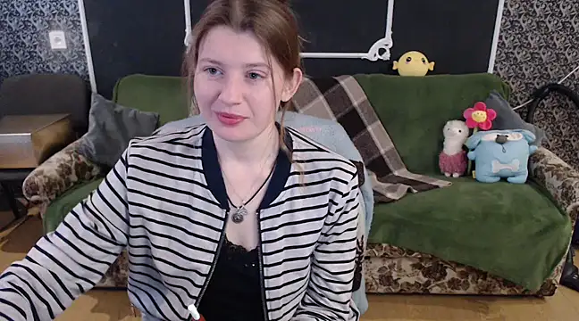 Snapshot of Gr4_soul_ chatting on 03.09.25 Gr4 soul  online show from 03.09.25
