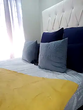 Snapshot of SQUITBOOTY chatting on 02.18.25 SQUITBOOTY online show from 02.18.25