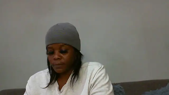 Snapshot of SQUITBOOTY chatting on 02.18.25 SQUITBOOTY online show from 02.18.25