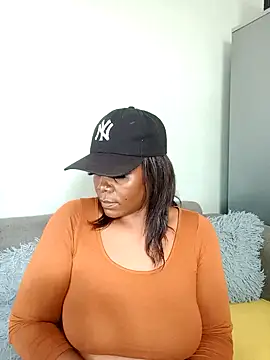 Snapshot of SQUITBOOTY chatting on 03.14.25 SQUITBOOTY online show from 03.14.25