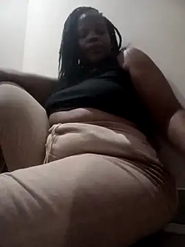 Snapshot of SQUITBOOTY chatting on 10.23.25 SQUITBOOTY online show from 10.23.25