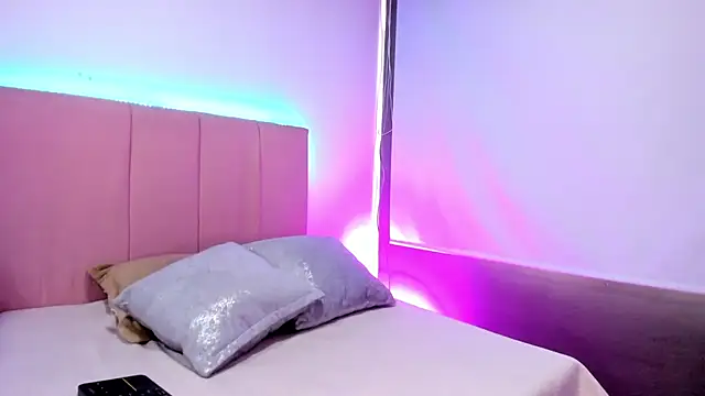 Snapshot of melani_xc chatting on 11.13.25 melani xc online show from 11.13.25