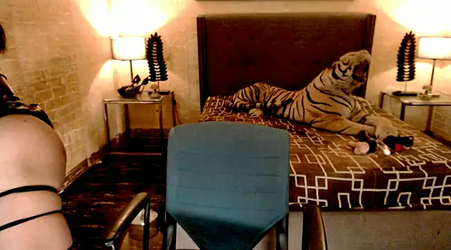 LavictoriaFox online show from 02.08.25