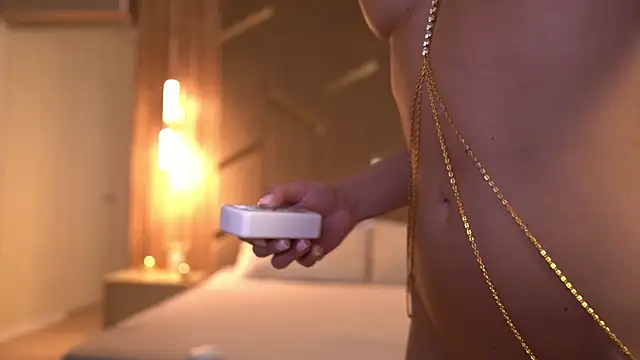 Snapshot of juice-pussy chatting on 11.21.25 juice-pussy online show from 11.21.25