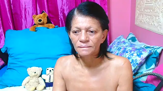 Snapshot of SLUTTYROXY chatting on 03.19.25 SLUTTYROXY online show from 03.19.25