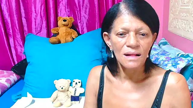 Snapshot of SLUTTYROXY chatting on 03.23.25 SLUTTYROXY online show from 03.23.25