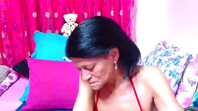 Snapshot of SLUTTYROXY chatting on 09.15.25 SLUTTYROXY online show from 09.15.25