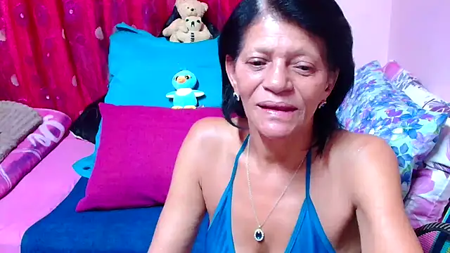 Snapshot of SLUTTYROXY chatting on 09.19.25 SLUTTYROXY online show from 09.19.25