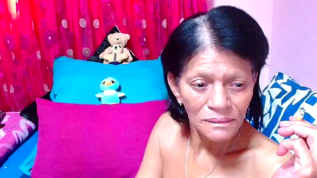 Snapshot of SLUTTYROXY chatting on 09.26.25 SLUTTYROXY online show from 09.26.25