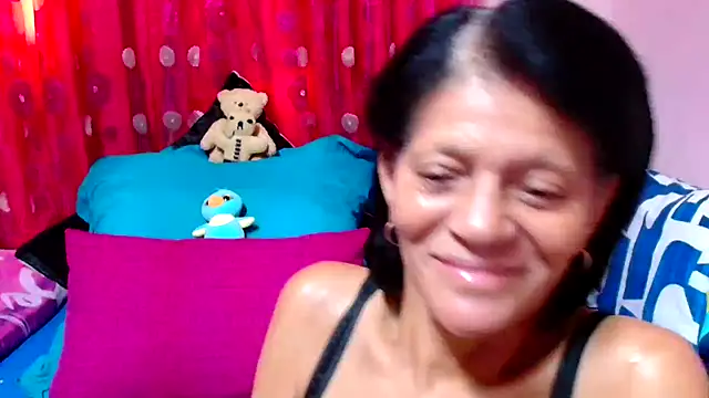 Snapshot of SLUTTYROXY chatting on 09.27.25 SLUTTYROXY online show from 09.27.25