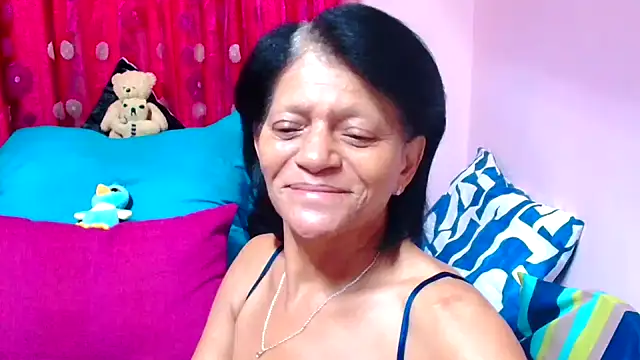 Snapshot of SLUTTYROXY chatting on 09.29.25 SLUTTYROXY online show from 09.29.25