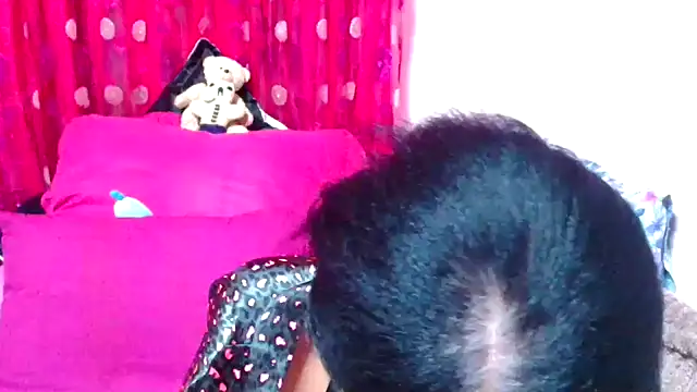 Snapshot of SLUTTYROXY chatting on 10.05.25 SLUTTYROXY online show from 10.05.25