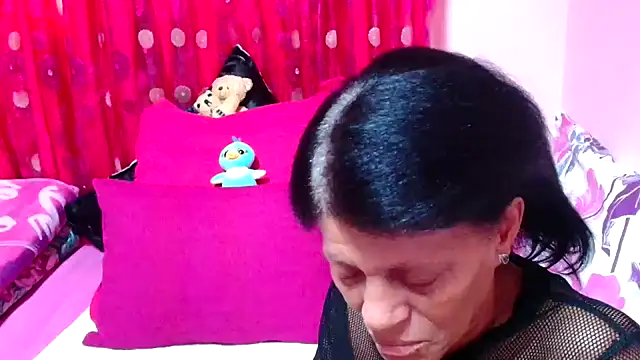 Snapshot of SLUTTYROXY chatting on 10.09.25 SLUTTYROXY online show from 10.09.25