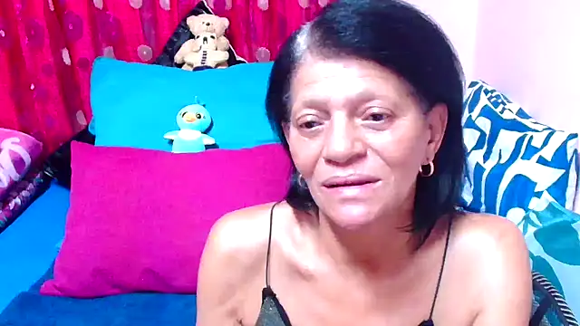 Snapshot of SLUTTYROXY chatting on 10.14.25 SLUTTYROXY online show from 10.14.25