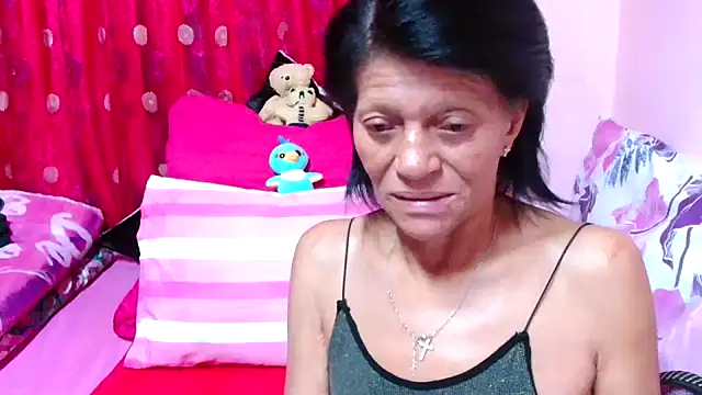 Snapshot of SLUTTYROXY chatting on 11.02.25 SLUTTYROXY online show from 11.02.25