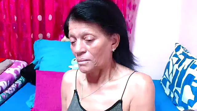 Snapshot of SLUTTYROXY chatting on 11.14.25 SLUTTYROXY online show from 11.14.25