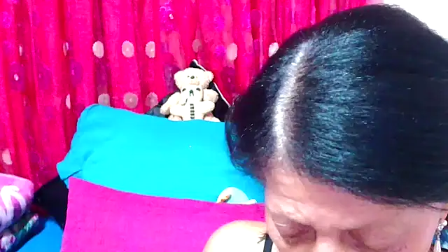 Snapshot of SLUTTYROXY chatting on 11.16.25 SLUTTYROXY online show from 11.16.25