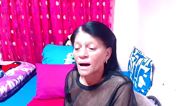 Snapshot of SLUTTYROXY chatting on 11.16.25 SLUTTYROXY online show from 11.16.25