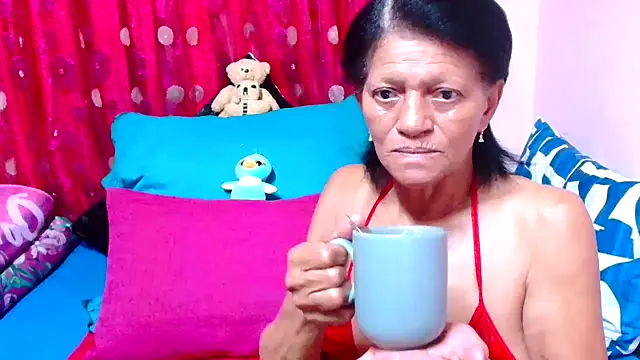 Snapshot of SLUTTYROXY chatting on 11.23.25 SLUTTYROXY online show from 11.23.25