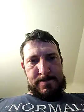 Snapshot of UncutHammer69 chatting on 12.04.24 UncutHammer69 online show from 12.04.24