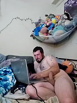 Snapshot of UncutHammer69 chatting on 12.14.24 UncutHammer69 online show from 12.14.24