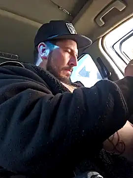 Snapshot of UncutHammer69 chatting on 01.05.25 UncutHammer69 online show from 01.05.25