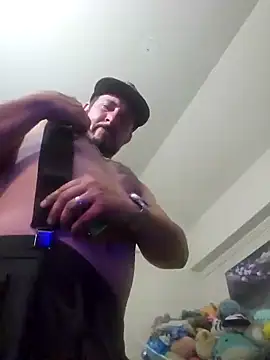 Snapshot of UncutHammer69 chatting on 02.05.25 UncutHammer69 online show from 02.05.25