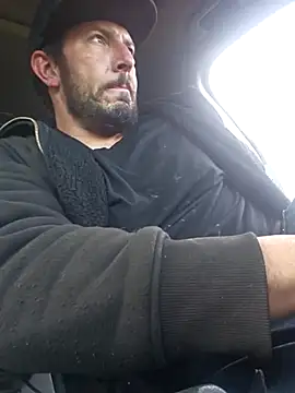 Snapshot of UncutHammer69 chatting on 03.17.25 UncutHammer69 online show from 03.17.25