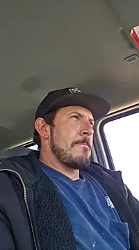 Snapshot of UncutHammer69 chatting on 03.20.25 UncutHammer69 online show from 03.20.25