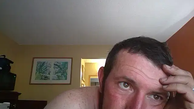 Snapshot of UncutHammer69 chatting on 09.10.25 UncutHammer69 online show from 09.10.25