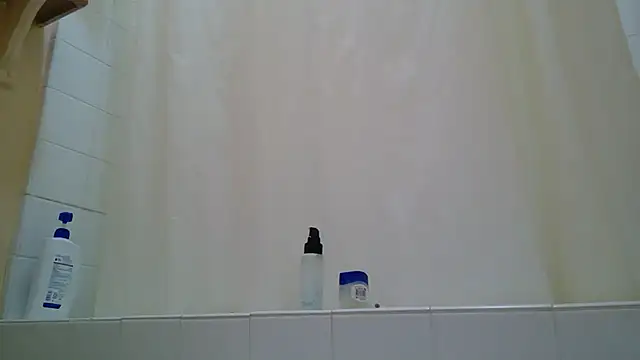 Snapshot of UncutHammer69 chatting on 09.11.25 UncutHammer69 online show from 09.11.25