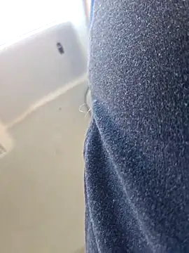 Snapshot of UncutHammer69 chatting on 09.13.25 UncutHammer69 online show from 09.13.25