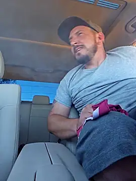 Snapshot of UncutHammer69 chatting on 10.02.25 UncutHammer69 online show from 10.02.25