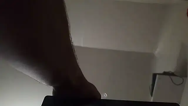 Snapshot of UncutHammer69 chatting on 10.17.25 UncutHammer69 online show from 10.17.25