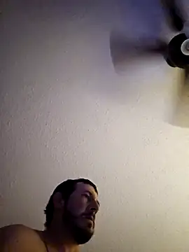 Snapshot of UncutHammer69 chatting on 12.20.25 UncutHammer69 online show from 12.20.25