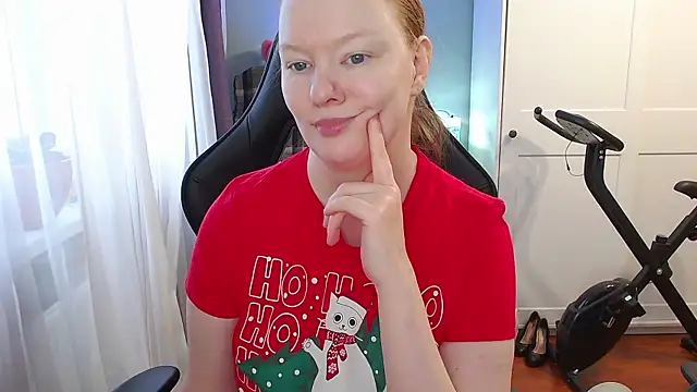 Snapshot of Lady_Inari chatting on 12.22.25 Lady Inari online show from 12.22.25