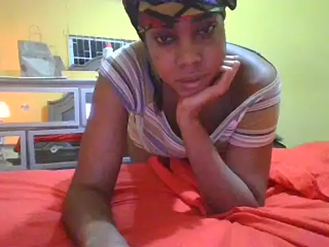 Snapshot of HONEYSWEETS_LIVE chatting on 02.27.25 HONEYSWEETS LIVE online show from 02.27.25